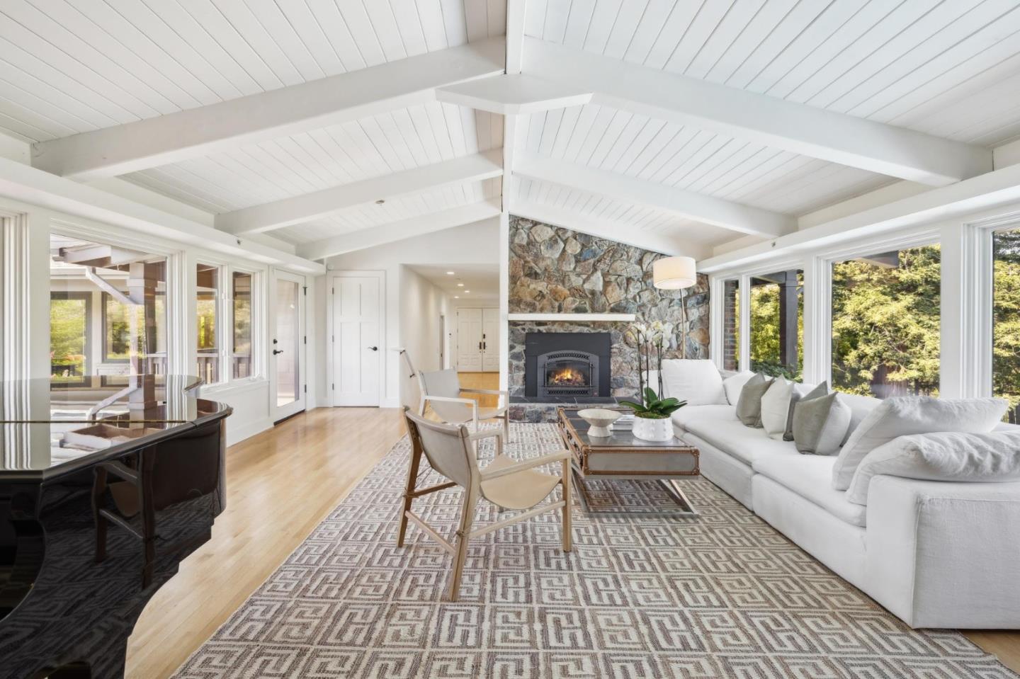 Detail Gallery Image 7 of 55 For 490 W Maple Way, Woodside,  CA 94062 - 4 Beds | 4/1 Baths