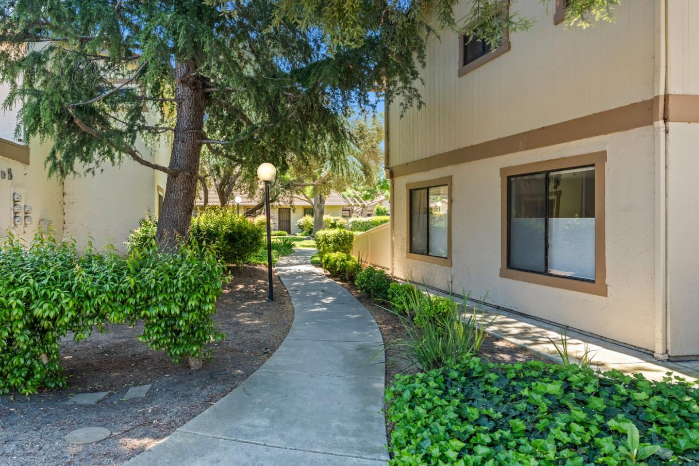 Detail Gallery Image 15 of 22 For 5404 Colony Park Cir, San Jose,  CA 95123 - 3 Beds | 1/1 Baths