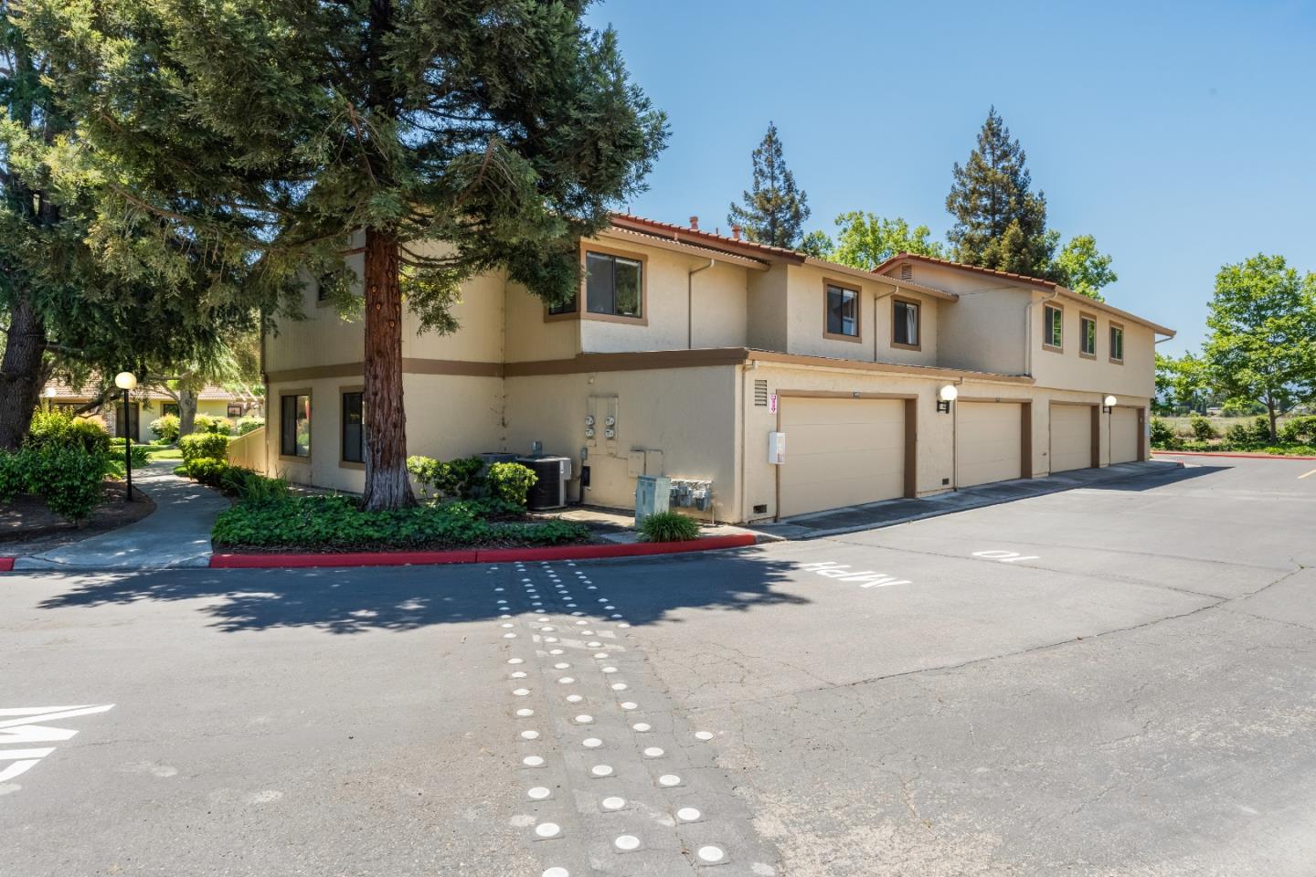 Detail Gallery Image 20 of 22 For 5404 Colony Park Cir, San Jose,  CA 95123 - 3 Beds | 1/1 Baths