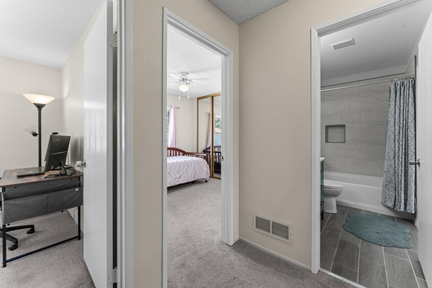 Detail Gallery Image 5 of 22 For 5404 Colony Park Cir, San Jose,  CA 95123 - 3 Beds | 1/1 Baths