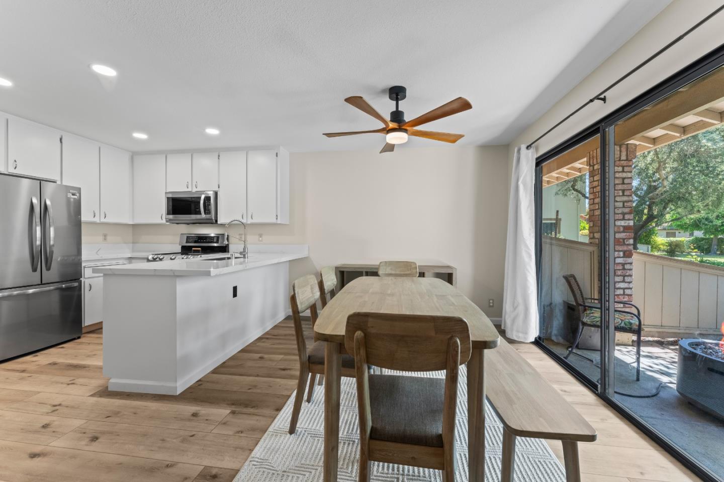 Detail Gallery Image 9 of 22 For 5404 Colony Park Cir, San Jose,  CA 95123 - 3 Beds | 1/1 Baths