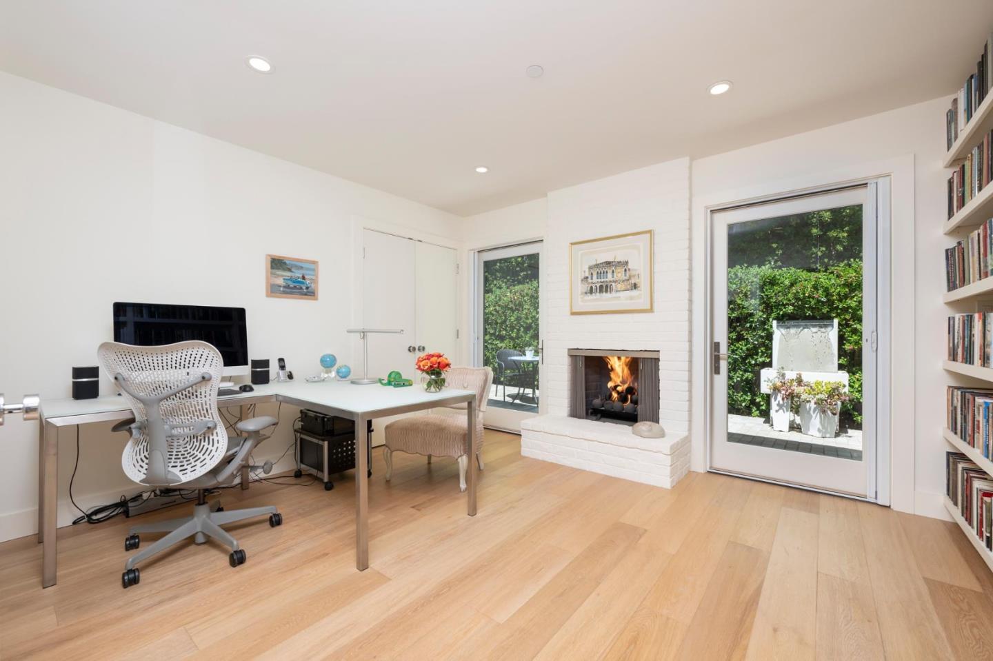 Detail Gallery Image 19 of 36 For 525 El Arroyo Rd, Hillsborough,  CA 94010 - 3 Beds | 3/1 Baths