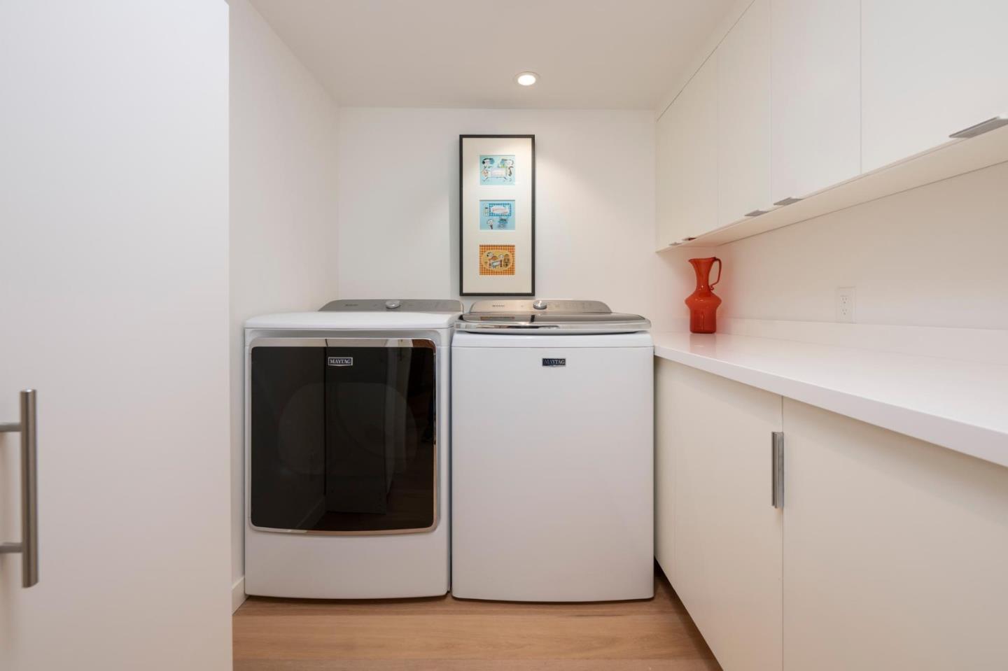 Detail Gallery Image 27 of 36 For 525 El Arroyo Rd, Hillsborough,  CA 94010 - 3 Beds | 3/1 Baths