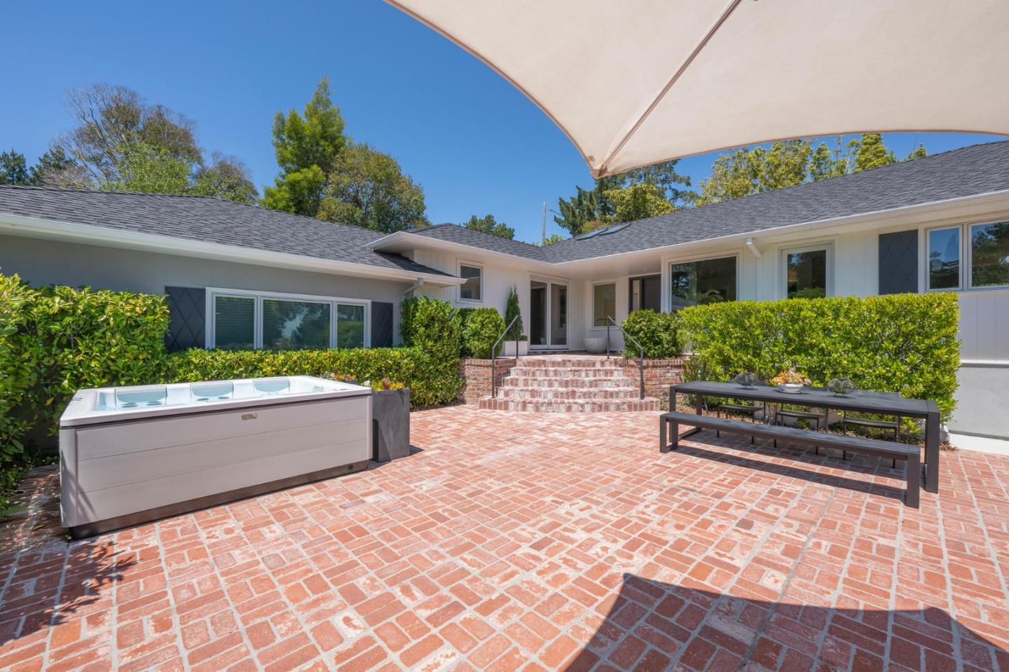 Detail Gallery Image 33 of 36 For 525 El Arroyo Rd, Hillsborough,  CA 94010 - 3 Beds | 3/1 Baths