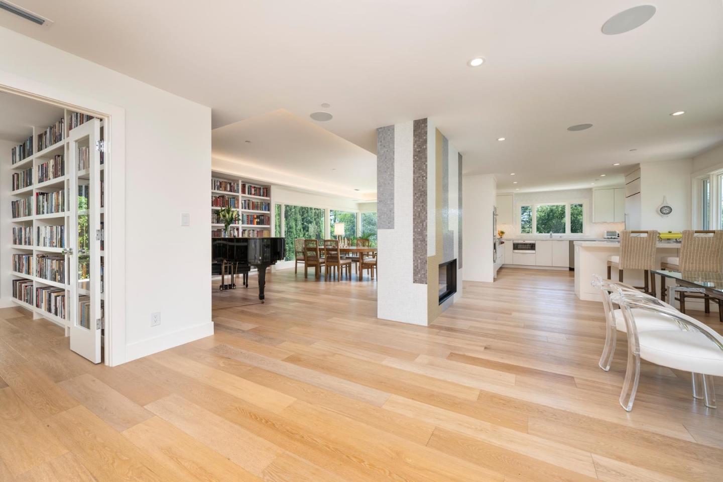 Detail Gallery Image 5 of 36 For 525 El Arroyo Rd, Hillsborough,  CA 94010 - 3 Beds | 3/1 Baths