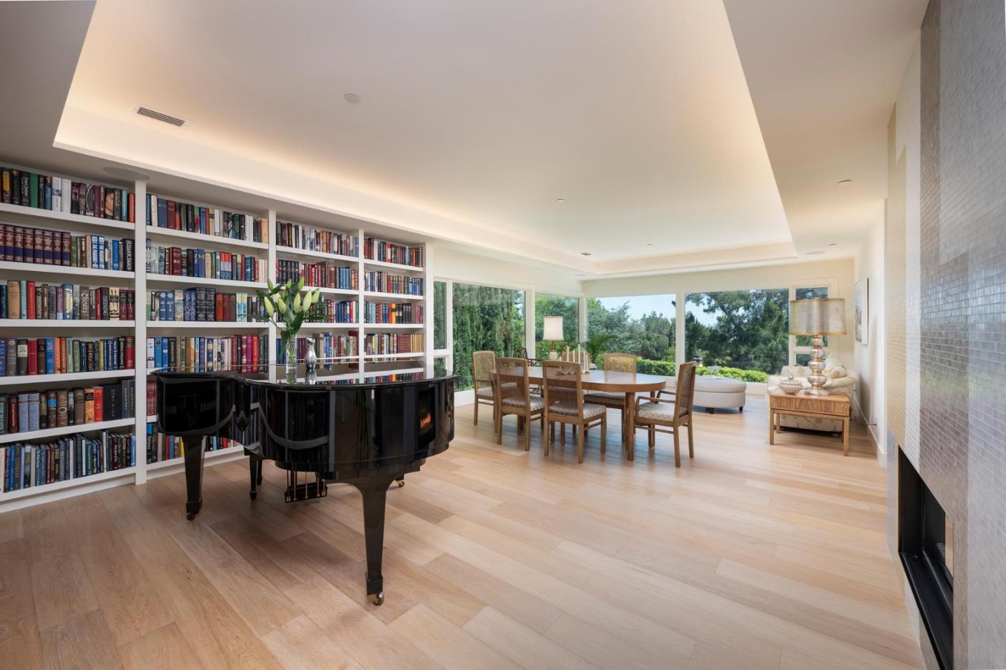 Detail Gallery Image 8 of 36 For 525 El Arroyo Rd, Hillsborough,  CA 94010 - 3 Beds | 3/1 Baths