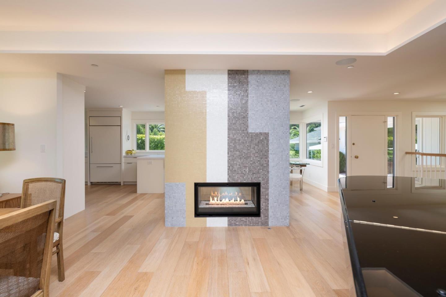 Detail Gallery Image 9 of 36 For 525 El Arroyo Rd, Hillsborough,  CA 94010 - 3 Beds | 3/1 Baths