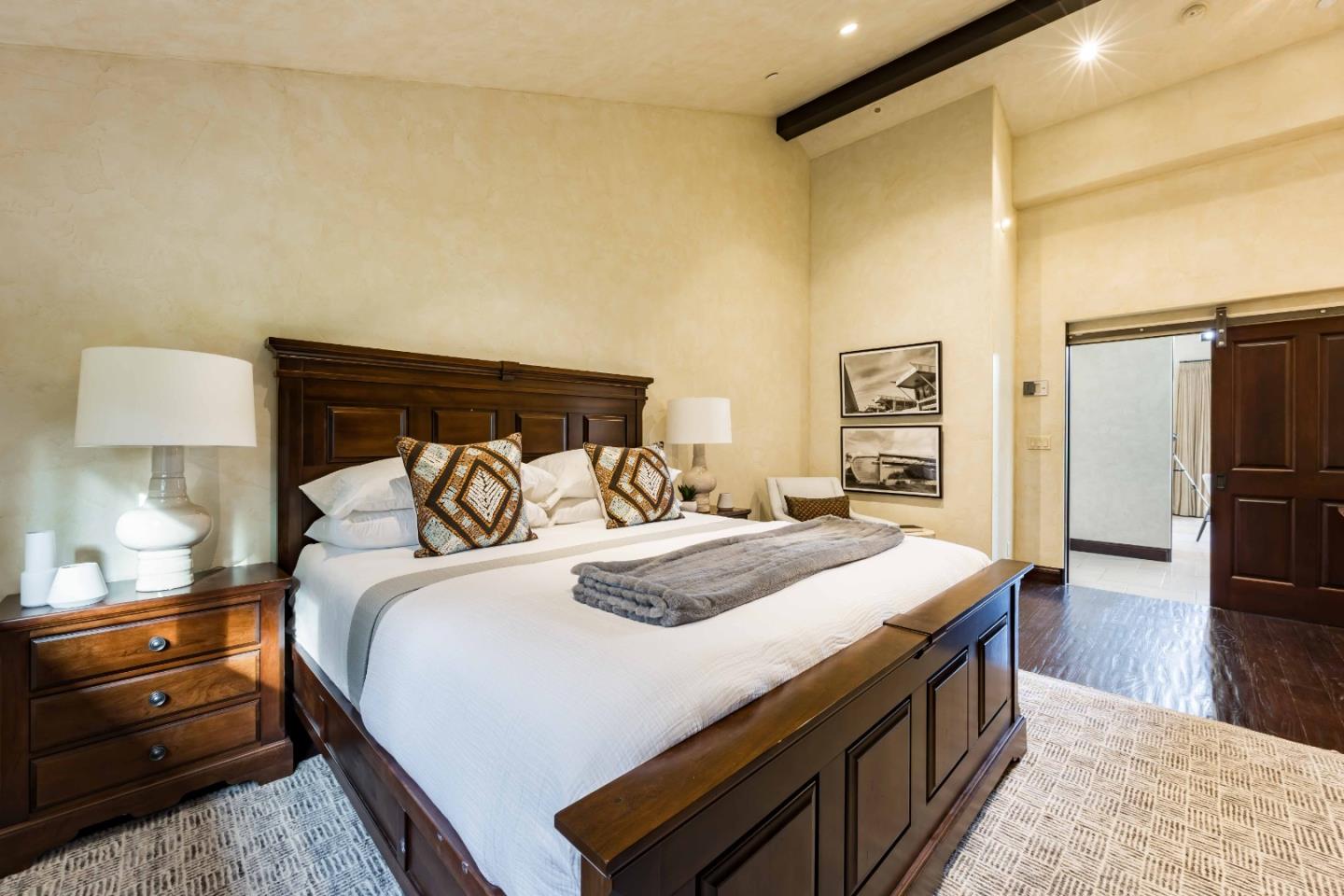 Detail Gallery Image 8 of 33 For 40 Tagus Ct, Portola Valley,  CA 94028 - 4 Beds | 3 Baths