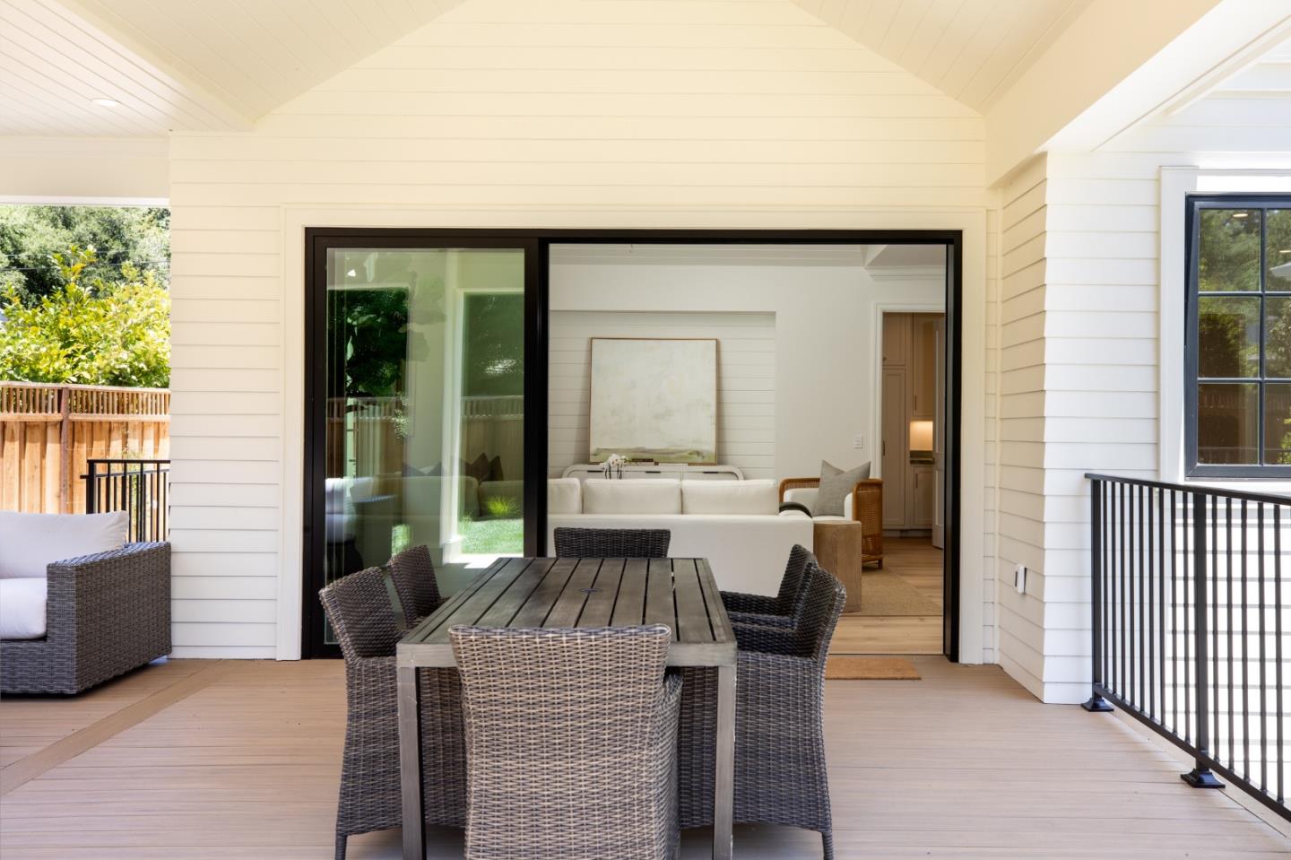 Detail Gallery Image 13 of 52 For 1310 Bay Laurel Dr, Menlo Park,  CA 94025 - 7 Beds | 6/1 Baths