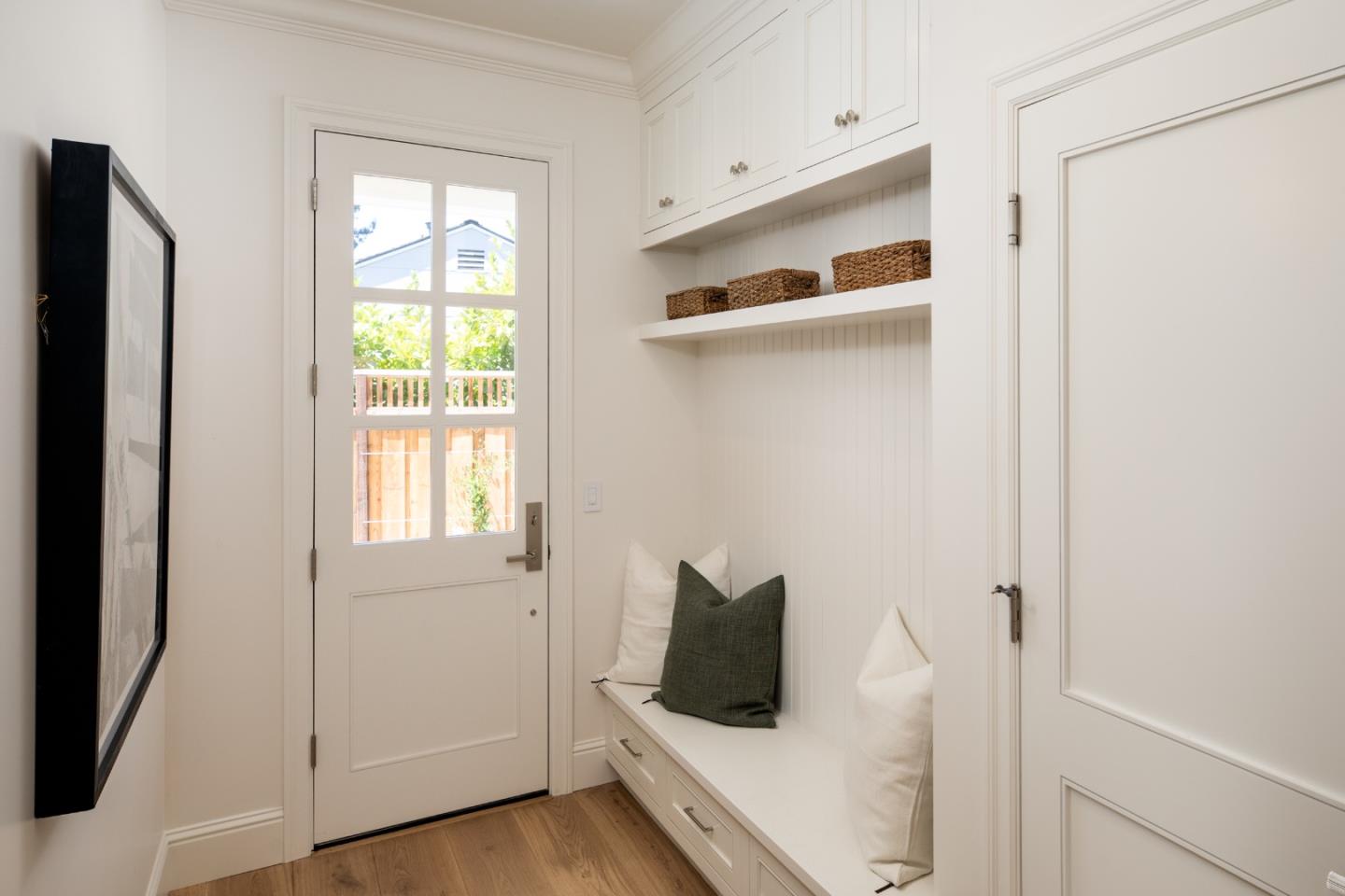 Detail Gallery Image 15 of 52 For 1310 Bay Laurel Dr, Menlo Park,  CA 94025 - 7 Beds | 6/1 Baths
