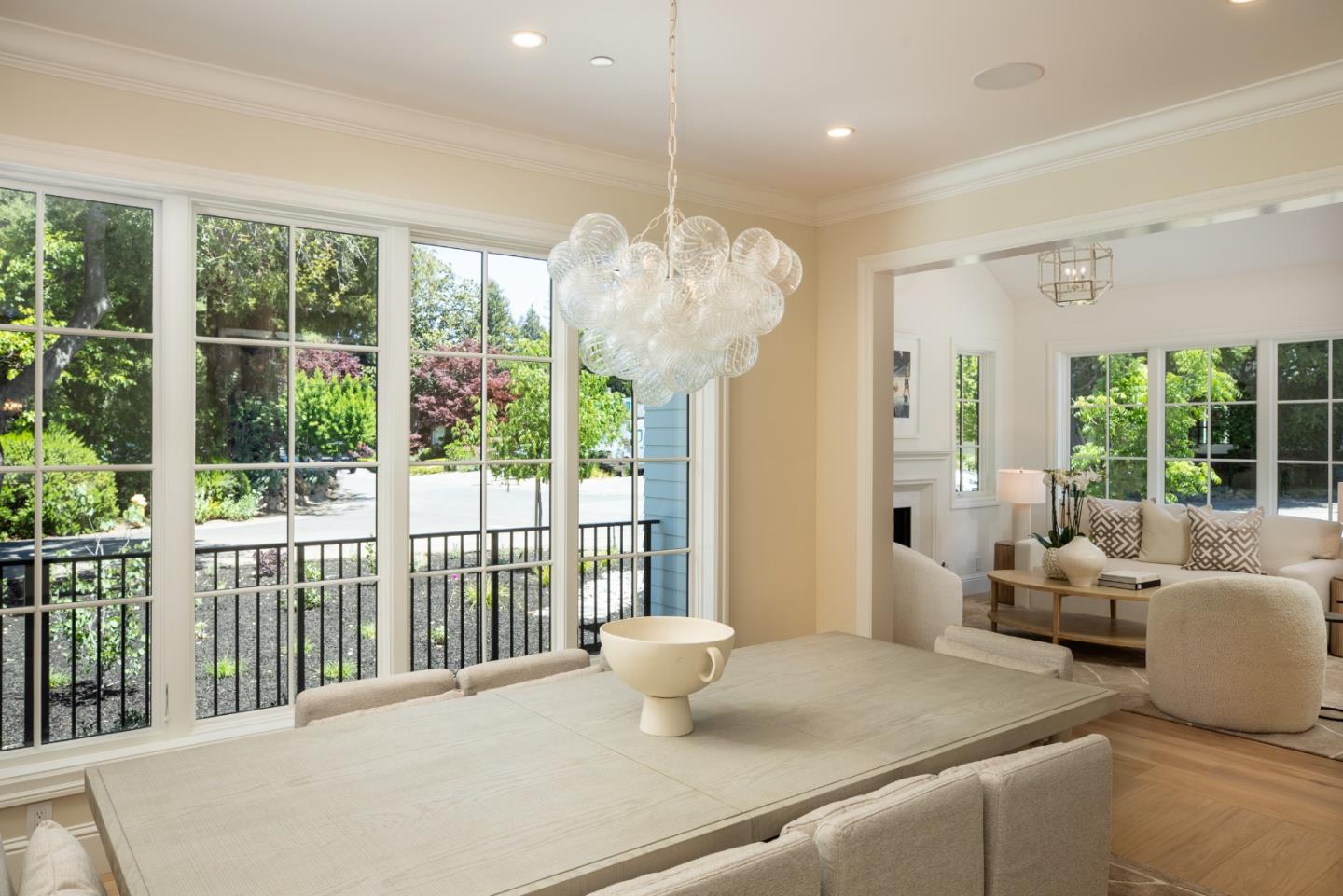 Detail Gallery Image 18 of 52 For 1310 Bay Laurel Dr, Menlo Park,  CA 94025 - 7 Beds | 6/1 Baths