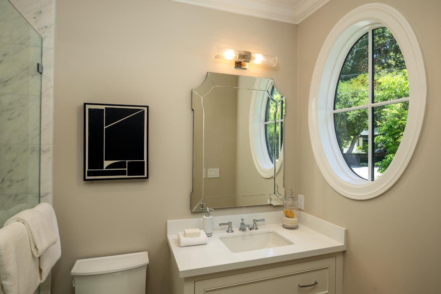 Detail Gallery Image 23 of 52 For 1310 Bay Laurel Dr, Menlo Park,  CA 94025 - 7 Beds | 6/1 Baths