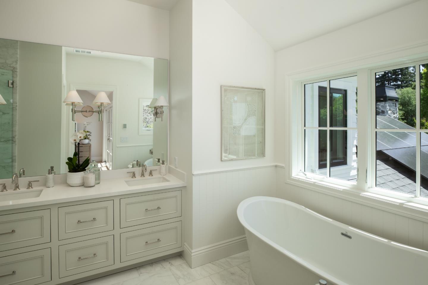 Detail Gallery Image 25 of 52 For 1310 Bay Laurel Dr, Menlo Park,  CA 94025 - 7 Beds | 6/1 Baths