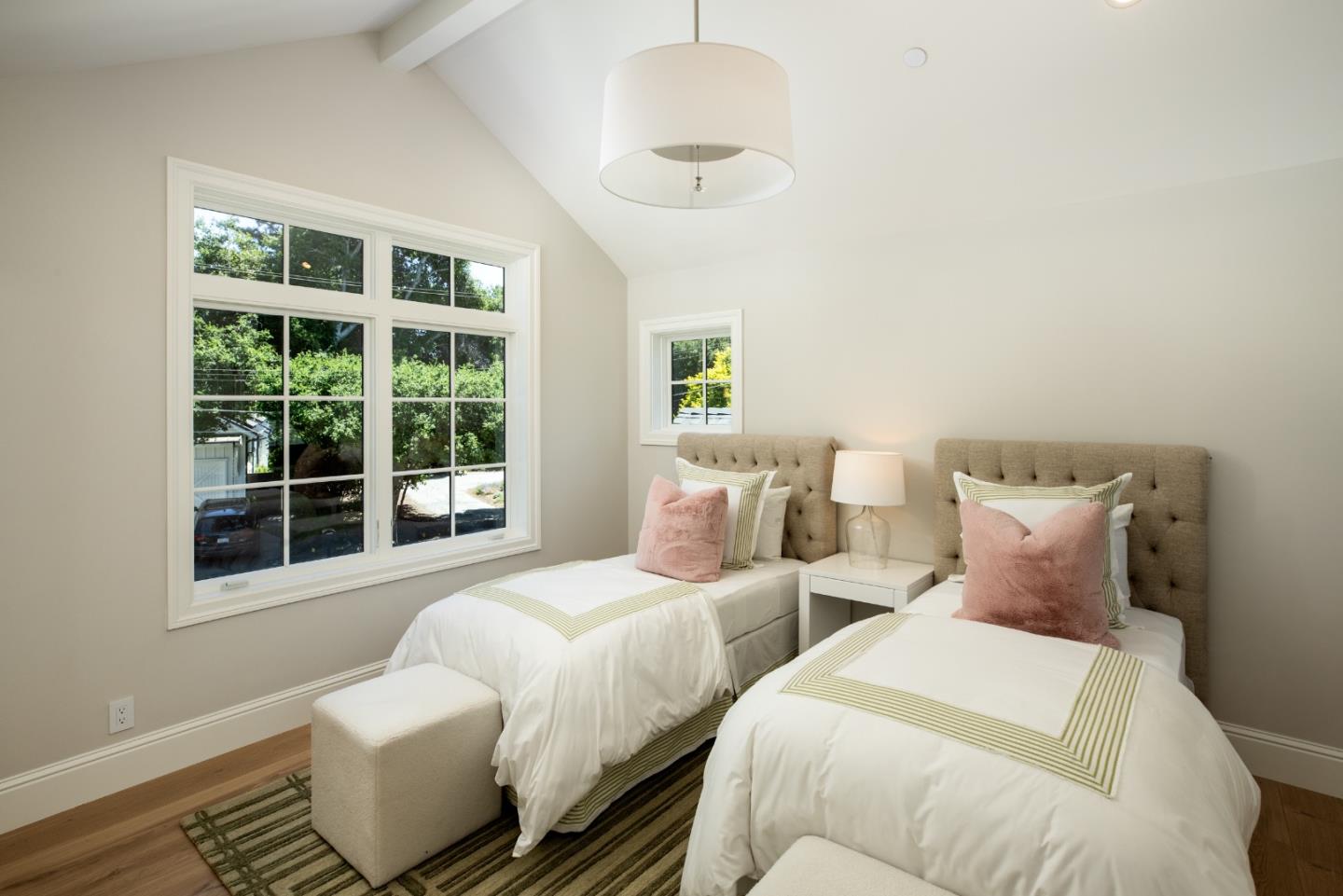 Detail Gallery Image 28 of 52 For 1310 Bay Laurel Dr, Menlo Park,  CA 94025 - 7 Beds | 6/1 Baths