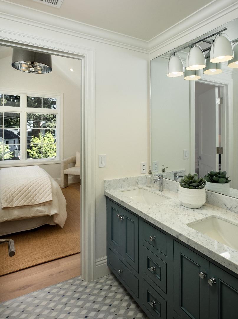 Detail Gallery Image 31 of 52 For 1310 Bay Laurel Dr, Menlo Park,  CA 94025 - 7 Beds | 6/1 Baths
