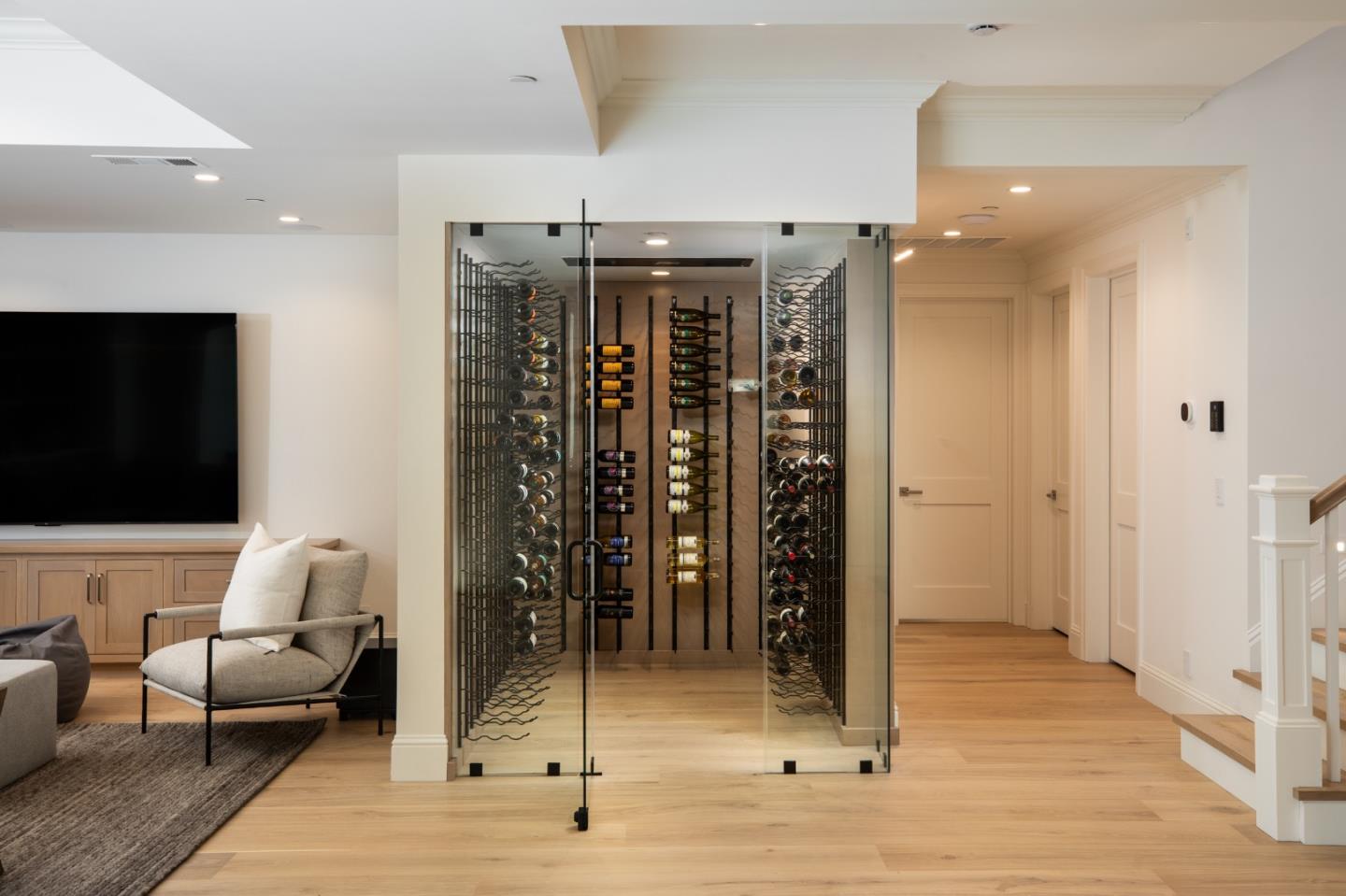 Detail Gallery Image 35 of 52 For 1310 Bay Laurel Dr, Menlo Park,  CA 94025 - 7 Beds | 6/1 Baths