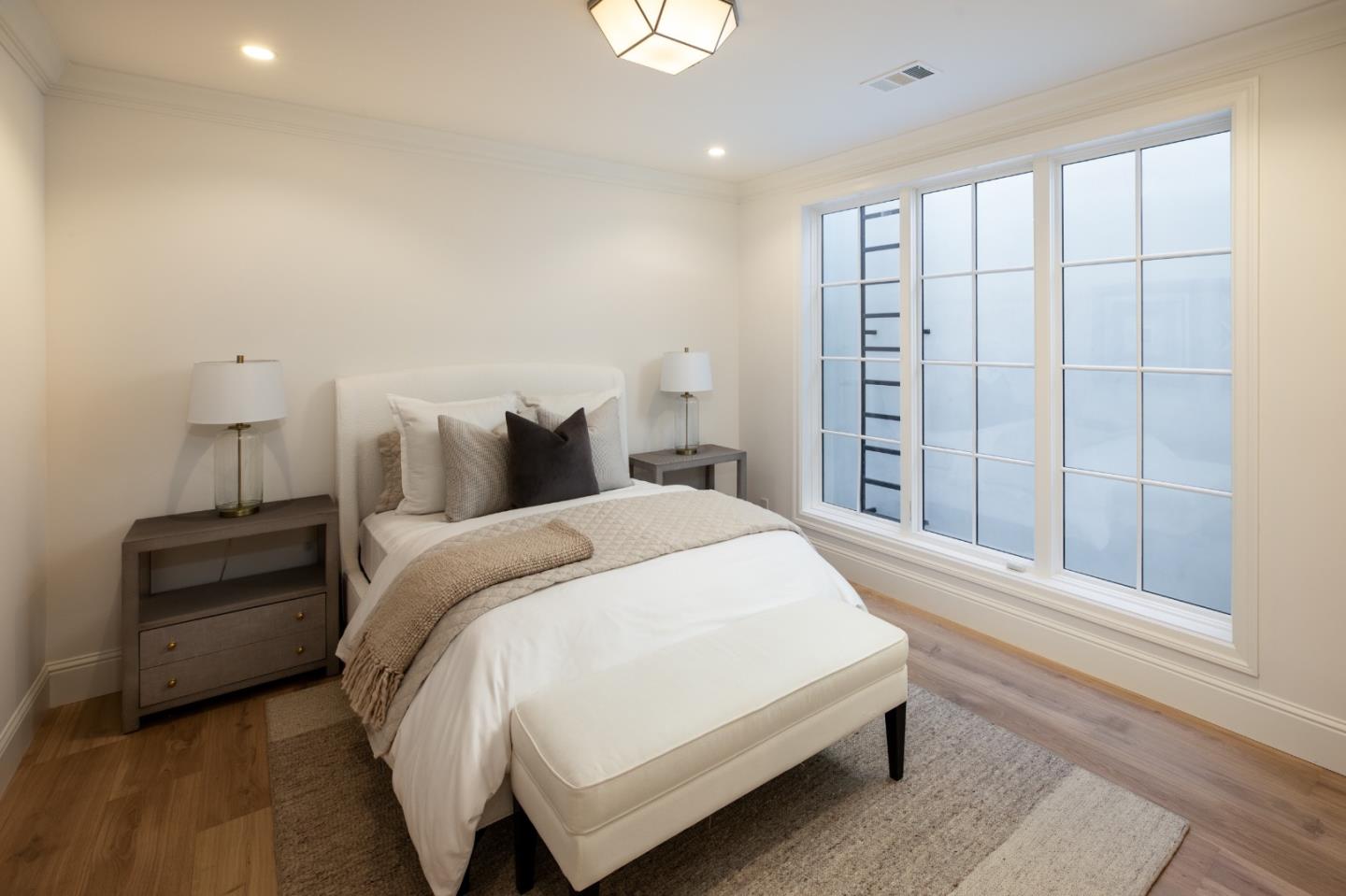Detail Gallery Image 40 of 52 For 1310 Bay Laurel Dr, Menlo Park,  CA 94025 - 7 Beds | 6/1 Baths