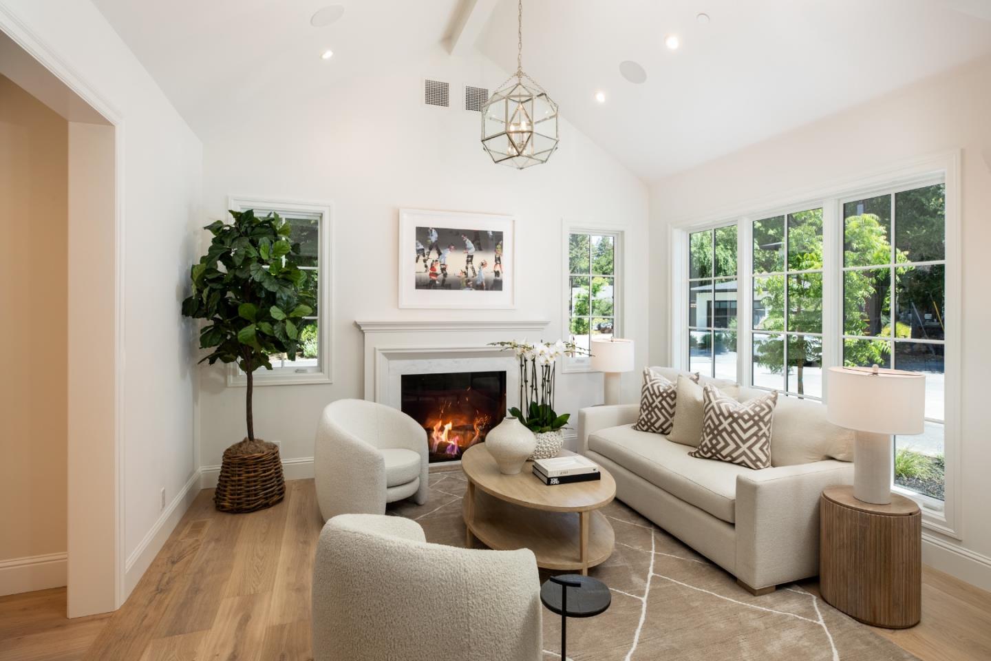 Detail Gallery Image 7 of 52 For 1310 Bay Laurel Dr, Menlo Park,  CA 94025 - 7 Beds | 6/1 Baths