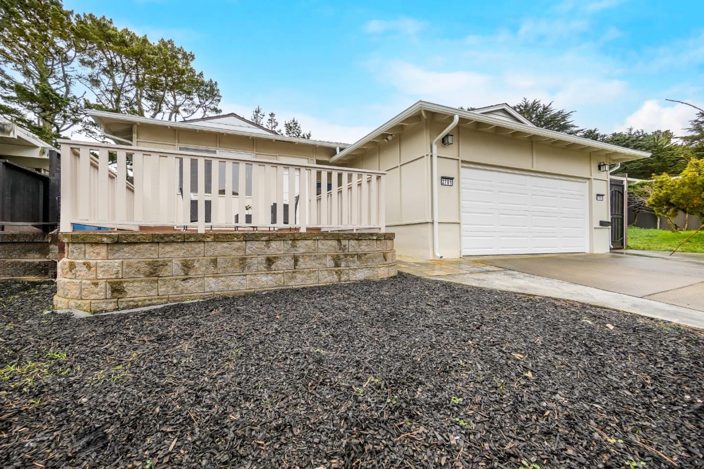 Detail Gallery Image 2 of 72 For 2781 Saint Cloud Dr, San Bruno,  CA 94066 - 6 Beds | 4 Baths