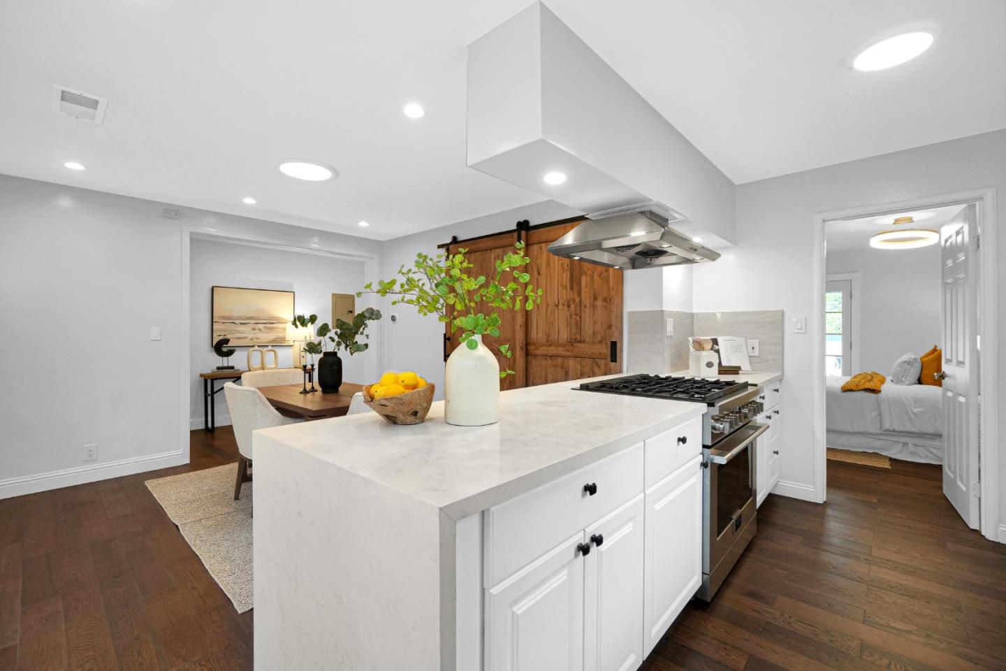Detail Gallery Image 26 of 72 For 2781 Saint Cloud Dr, San Bruno,  CA 94066 - 6 Beds | 4 Baths