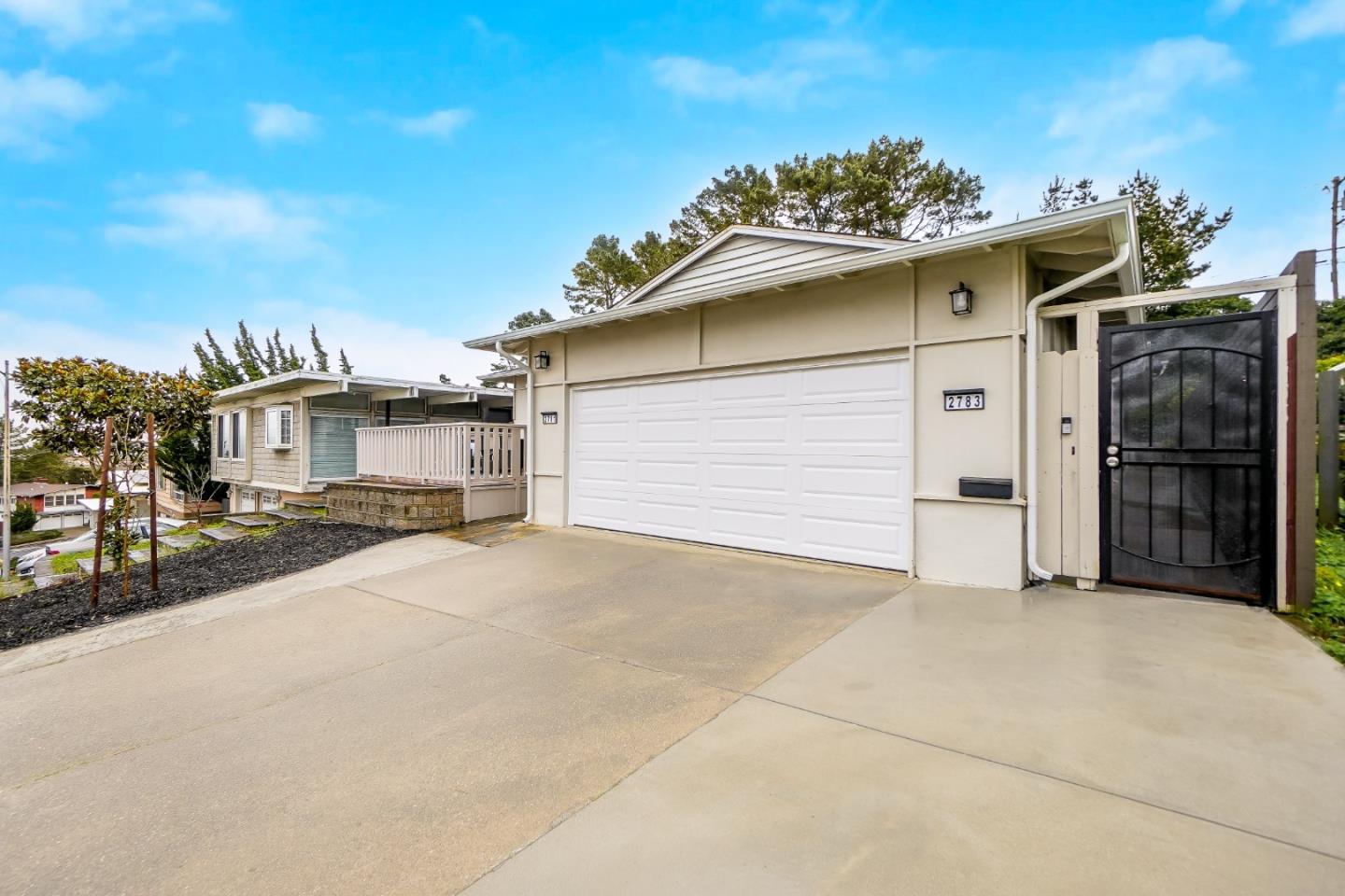 Detail Gallery Image 3 of 72 For 2781 Saint Cloud Dr, San Bruno,  CA 94066 - 6 Beds | 4 Baths
