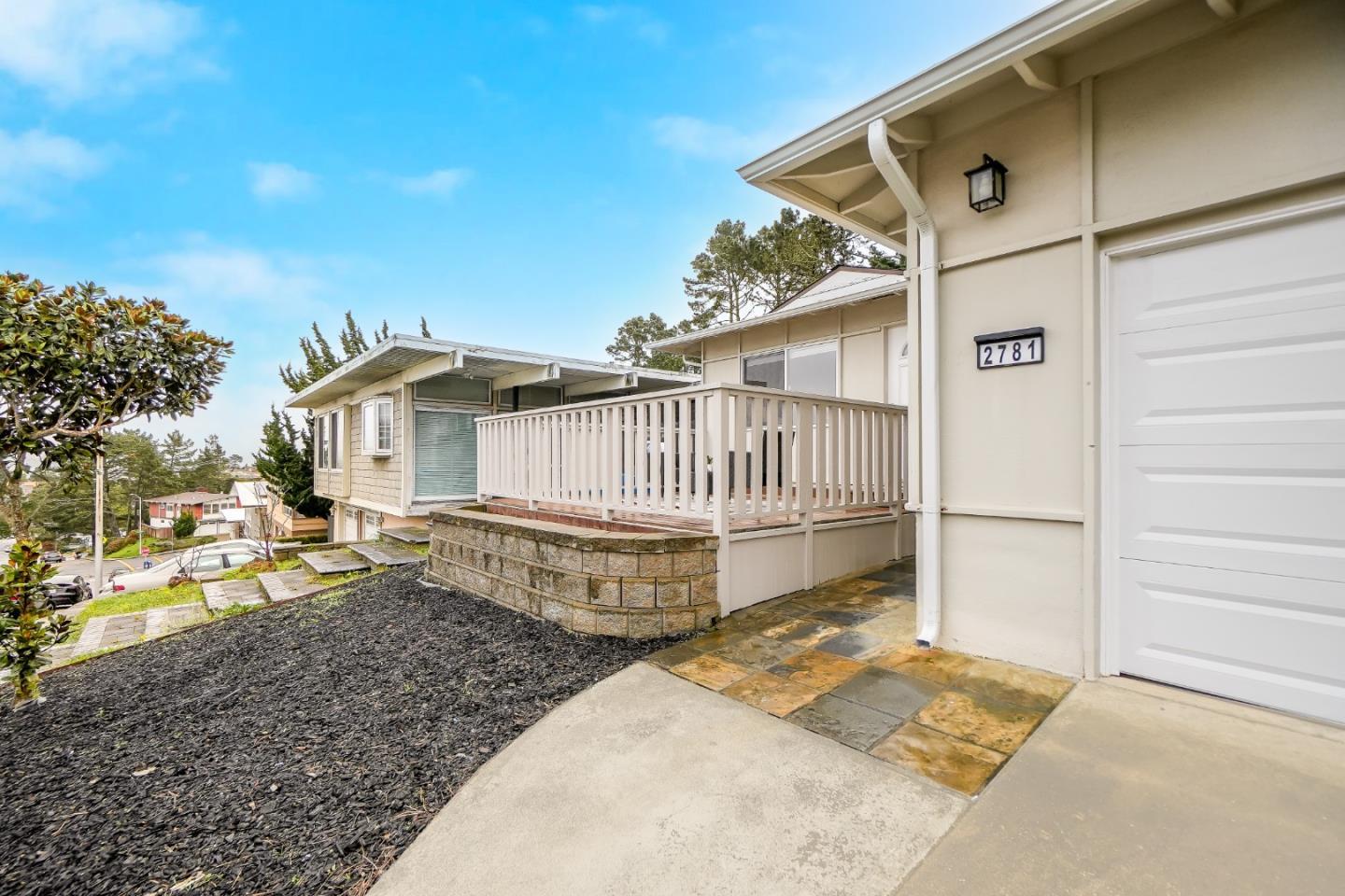 Detail Gallery Image 4 of 72 For 2781 Saint Cloud Dr, San Bruno,  CA 94066 - 6 Beds | 4 Baths