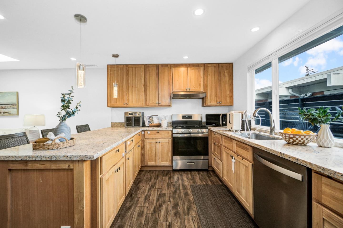 Detail Gallery Image 45 of 72 For 2781 Saint Cloud Dr, San Bruno,  CA 94066 - 6 Beds | 4 Baths