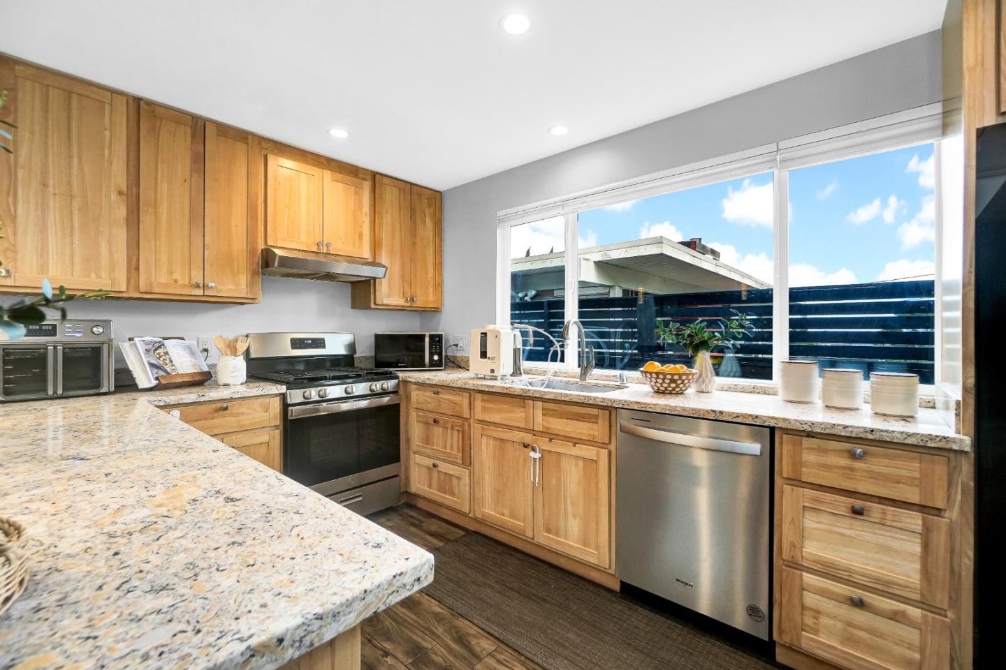 Detail Gallery Image 48 of 72 For 2781 Saint Cloud Dr, San Bruno,  CA 94066 - 6 Beds | 4 Baths