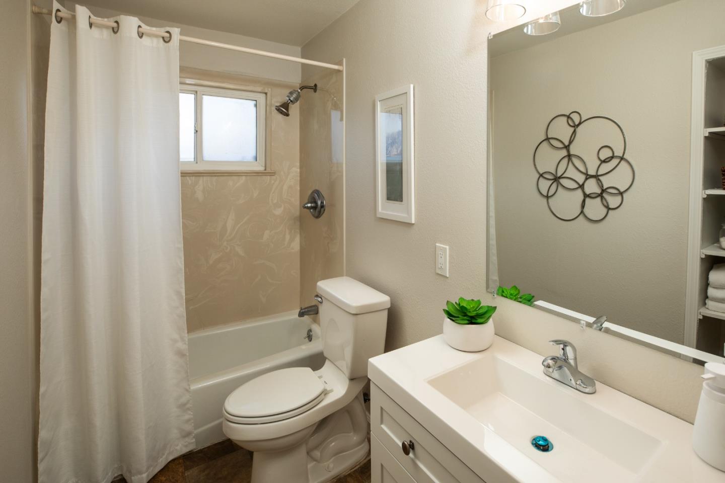 Detail Gallery Image 11 of 22 For 2923 Cabrillo Ave, Santa Clara,  CA 95051 - 3 Beds | 2 Baths
