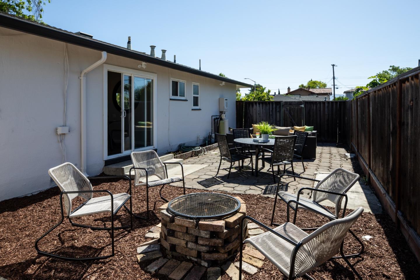 Detail Gallery Image 20 of 22 For 2923 Cabrillo Ave, Santa Clara,  CA 95051 - 3 Beds | 2 Baths