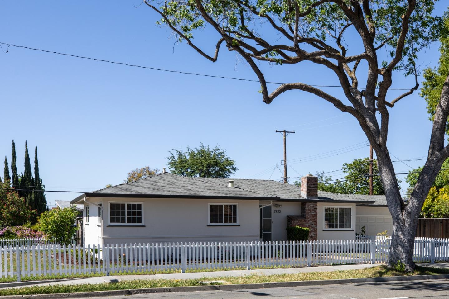 Detail Gallery Image 3 of 22 For 2923 Cabrillo Ave, Santa Clara,  CA 95051 - 3 Beds | 2 Baths