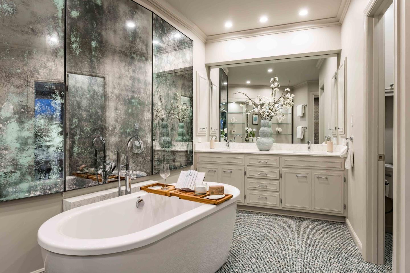 Detail Gallery Image 13 of 53 For 835 La Honda Rd, Woodside,  CA 94062 - 5 Beds | 5/2 Baths