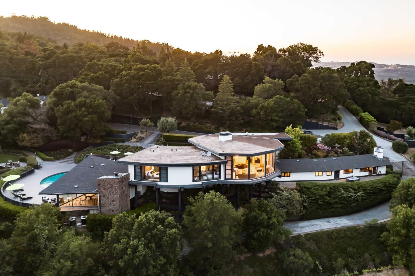 Detail Gallery Image 25 of 53 For 835 La Honda Rd, Woodside,  CA 94062 - 5 Beds | 5/2 Baths