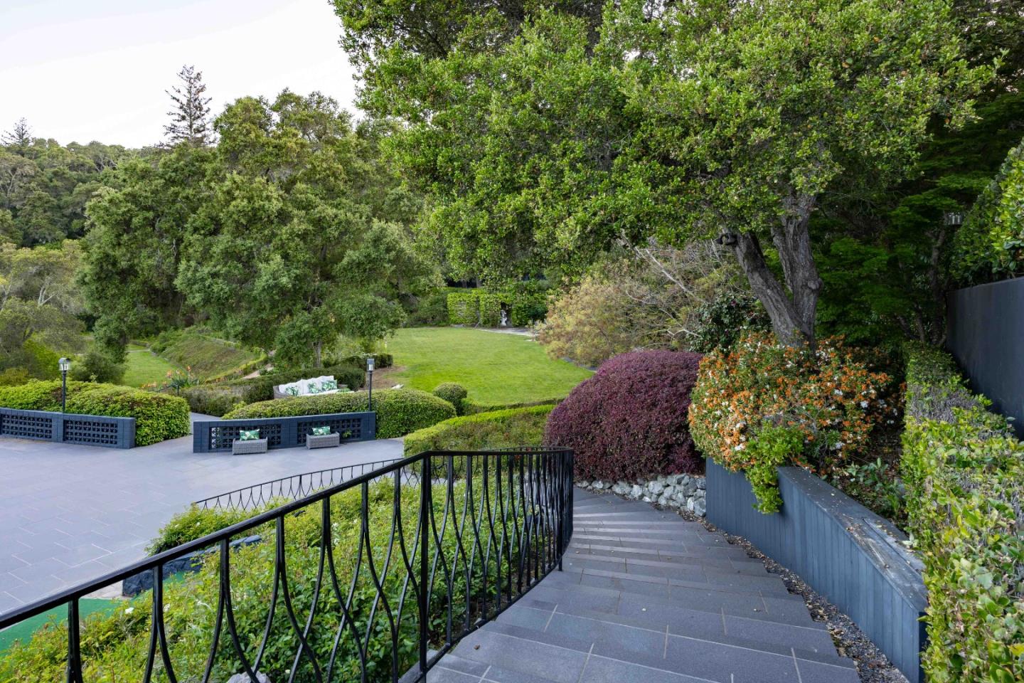 Detail Gallery Image 30 of 53 For 835 La Honda Rd, Woodside,  CA 94062 - 5 Beds | 5/2 Baths