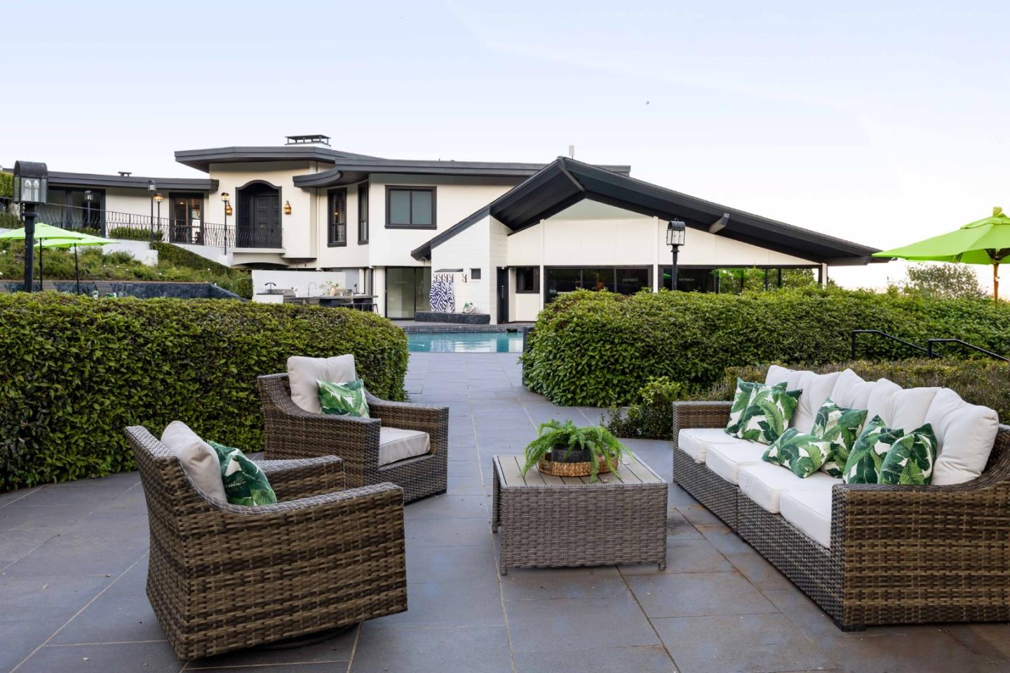 Detail Gallery Image 35 of 53 For 835 La Honda Rd, Woodside,  CA 94062 - 5 Beds | 5/2 Baths