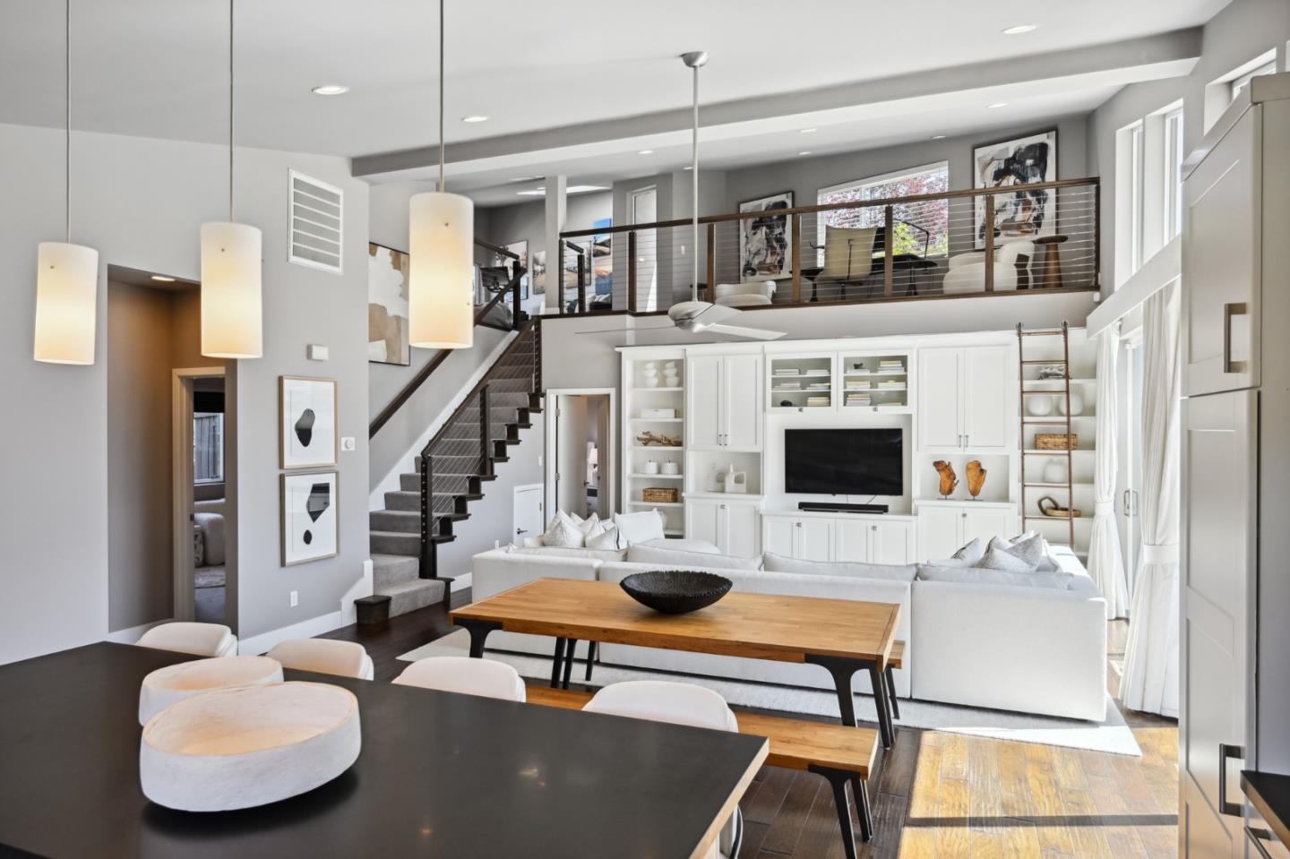 Detail Gallery Image 5 of 27 For 569 Alameda De Las Pulgas, Redwood City,  CA 94062 - 3 Beds | 2 Baths