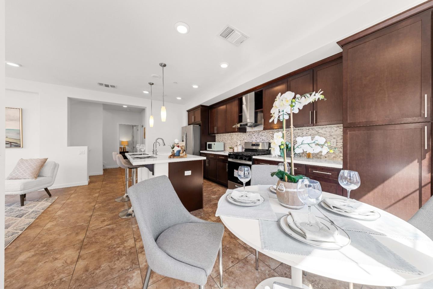 Detail Gallery Image 17 of 59 For 1071 Dewberry Pl #104,  San Jose,  CA 95131 - 3 Beds | 3 Baths