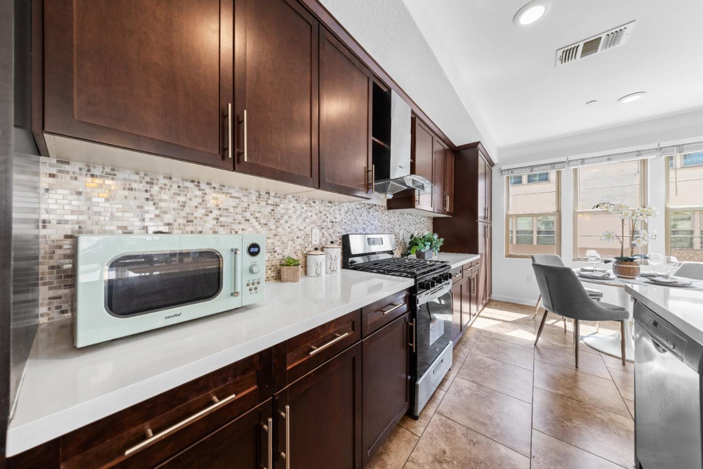 Detail Gallery Image 22 of 59 For 1071 Dewberry Pl #104,  San Jose,  CA 95131 - 3 Beds | 3 Baths