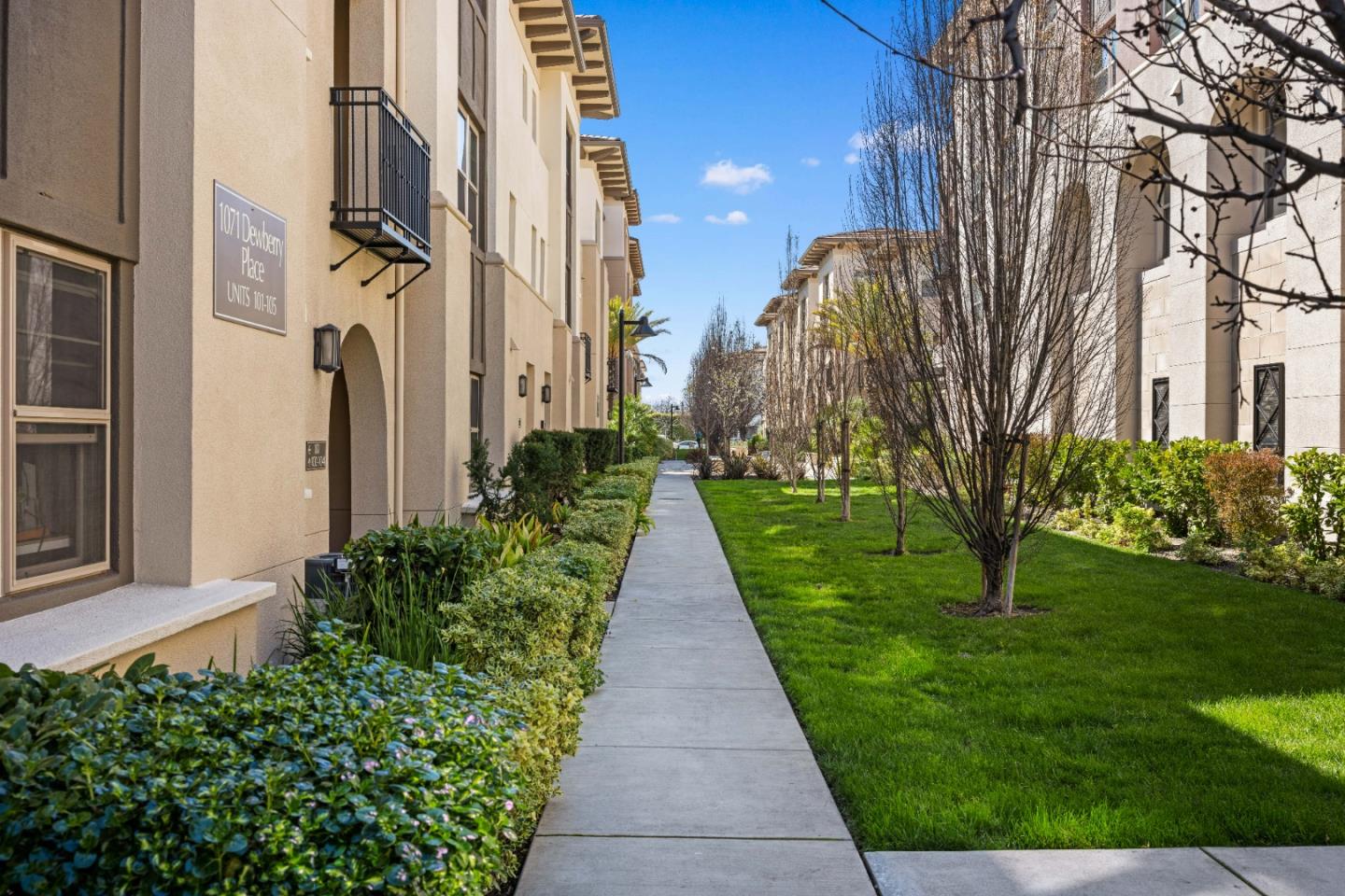 Detail Gallery Image 3 of 59 For 1071 Dewberry Pl #104,  San Jose,  CA 95131 - 3 Beds | 3 Baths