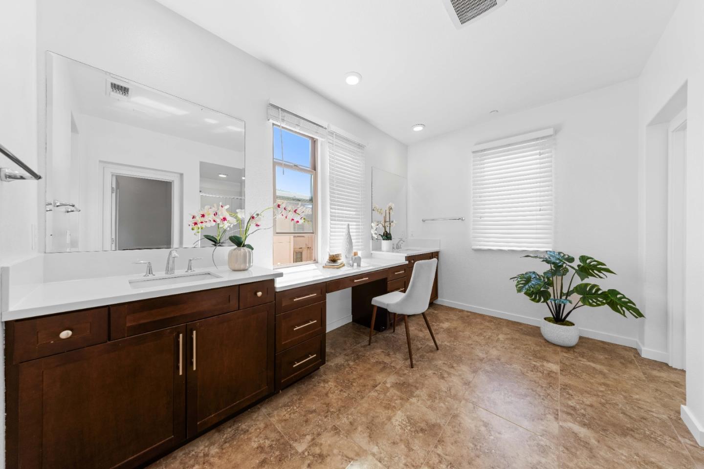 Detail Gallery Image 41 of 59 For 1071 Dewberry Pl #104,  San Jose,  CA 95131 - 3 Beds | 3 Baths