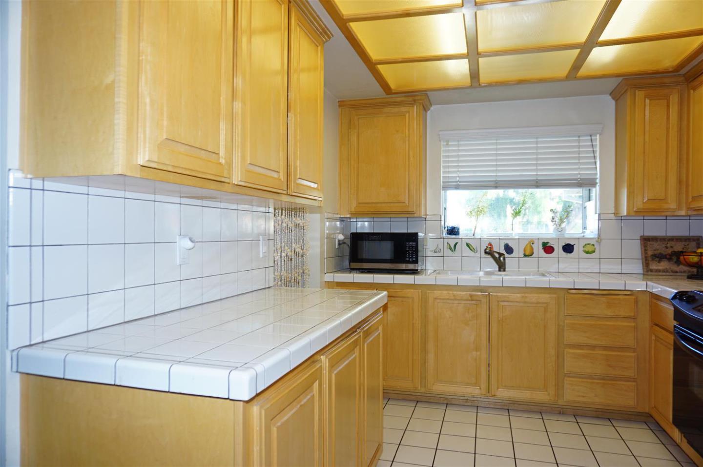 Detail Gallery Image 9 of 20 For 1794 Caloosa Ct, San Jose,  CA 95131 - 4 Beds | 2 Baths