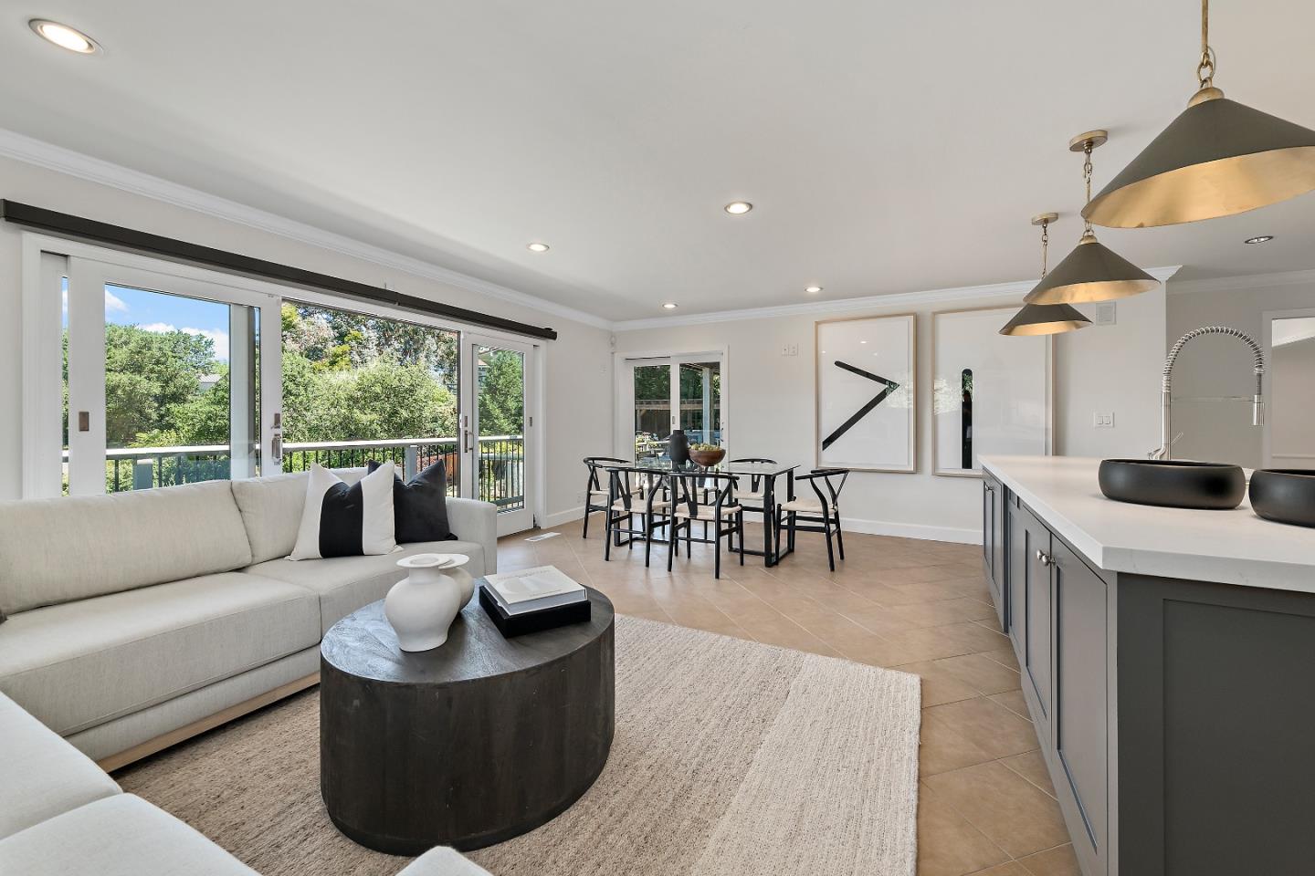 Detail Gallery Image 18 of 49 For 2 Lassen Ct, Menlo Park,  CA 94025 - 4 Beds | 2/1 Baths