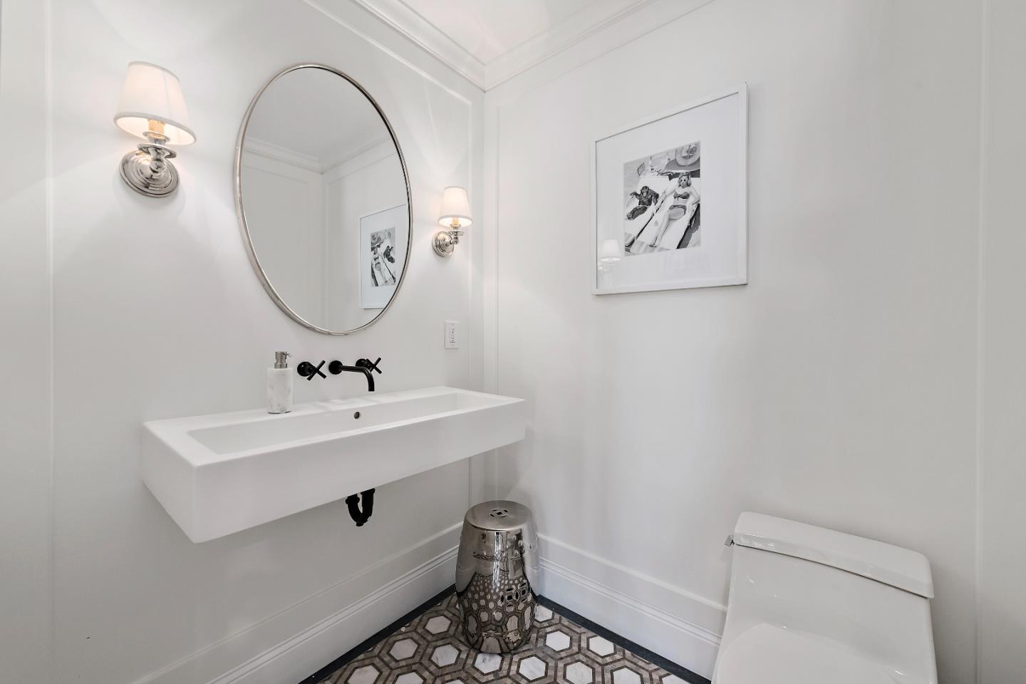 Detail Gallery Image 20 of 49 For 2 Lassen Ct, Menlo Park,  CA 94025 - 4 Beds | 2/1 Baths