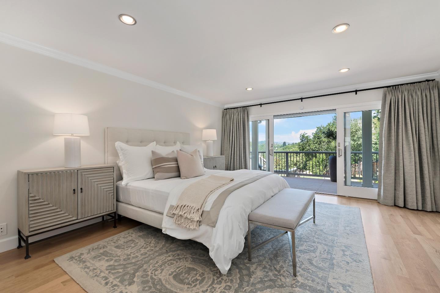 Detail Gallery Image 25 of 49 For 2 Lassen Ct, Menlo Park,  CA 94025 - 4 Beds | 2/1 Baths