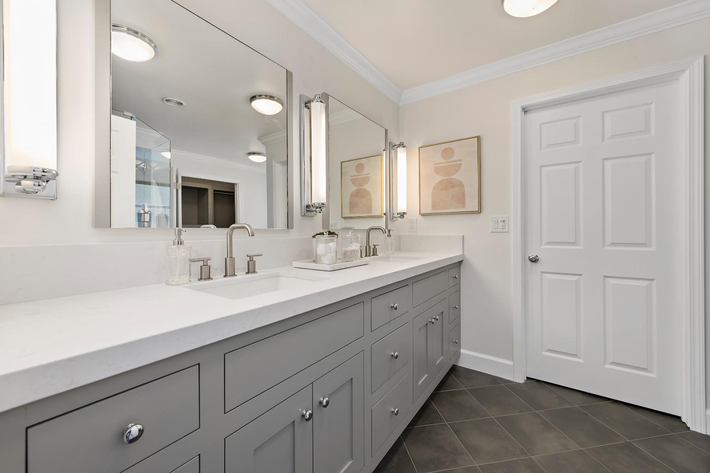 Detail Gallery Image 27 of 49 For 2 Lassen Ct, Menlo Park,  CA 94025 - 4 Beds | 2/1 Baths