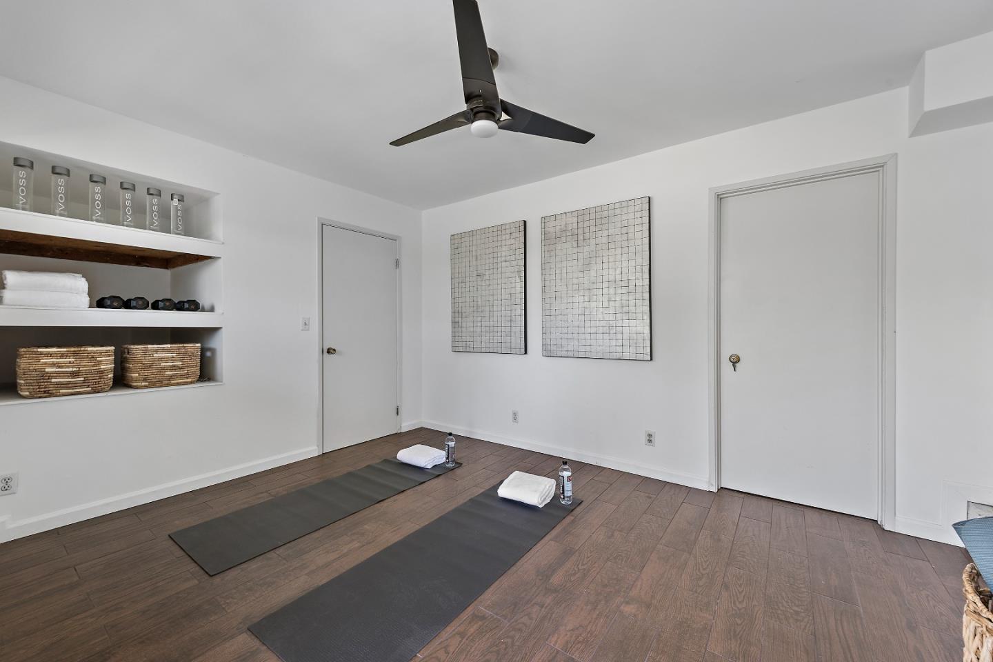 Detail Gallery Image 32 of 49 For 2 Lassen Ct, Menlo Park,  CA 94025 - 4 Beds | 2/1 Baths