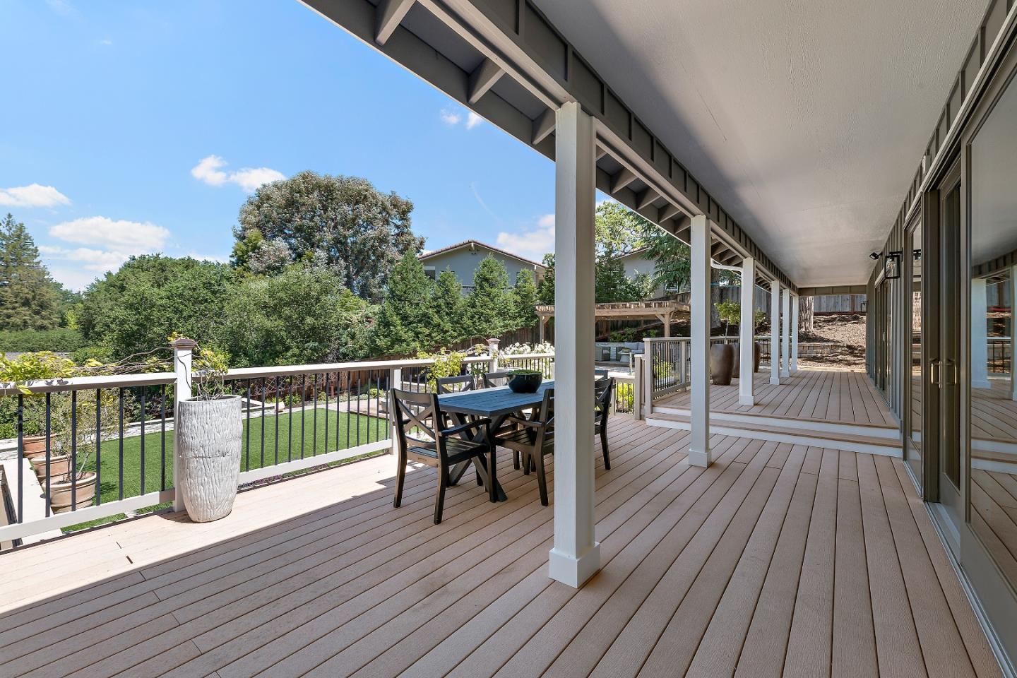 Detail Gallery Image 35 of 49 For 2 Lassen Ct, Menlo Park,  CA 94025 - 4 Beds | 2/1 Baths