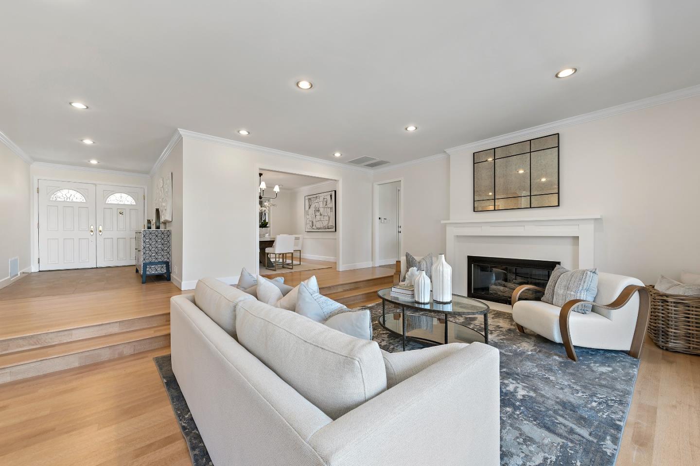 Detail Gallery Image 6 of 49 For 2 Lassen Ct, Menlo Park,  CA 94025 - 4 Beds | 2/1 Baths