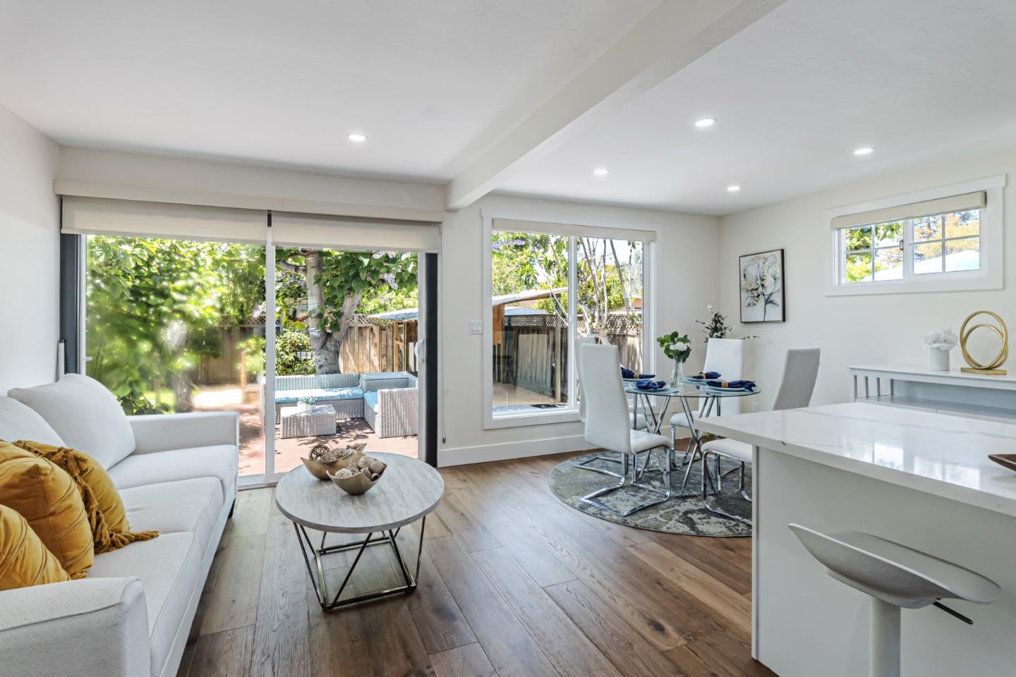 Detail Gallery Image 11 of 83 For 1135 Sevier Ave, Menlo Park,  CA 94025 - 5 Beds | 2 Baths
