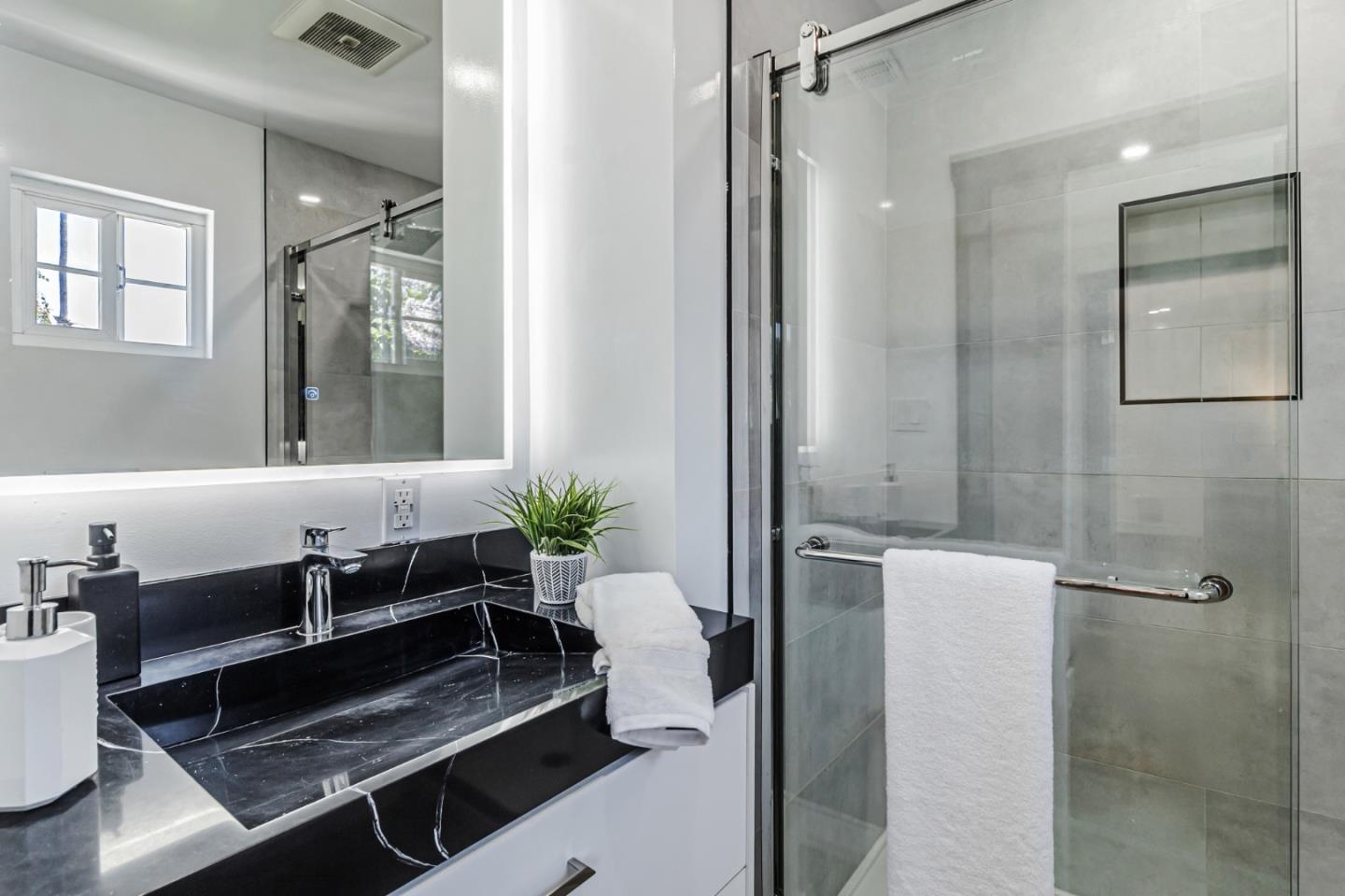 Detail Gallery Image 29 of 83 For 1135 Sevier Ave, Menlo Park,  CA 94025 - 5 Beds | 2 Baths